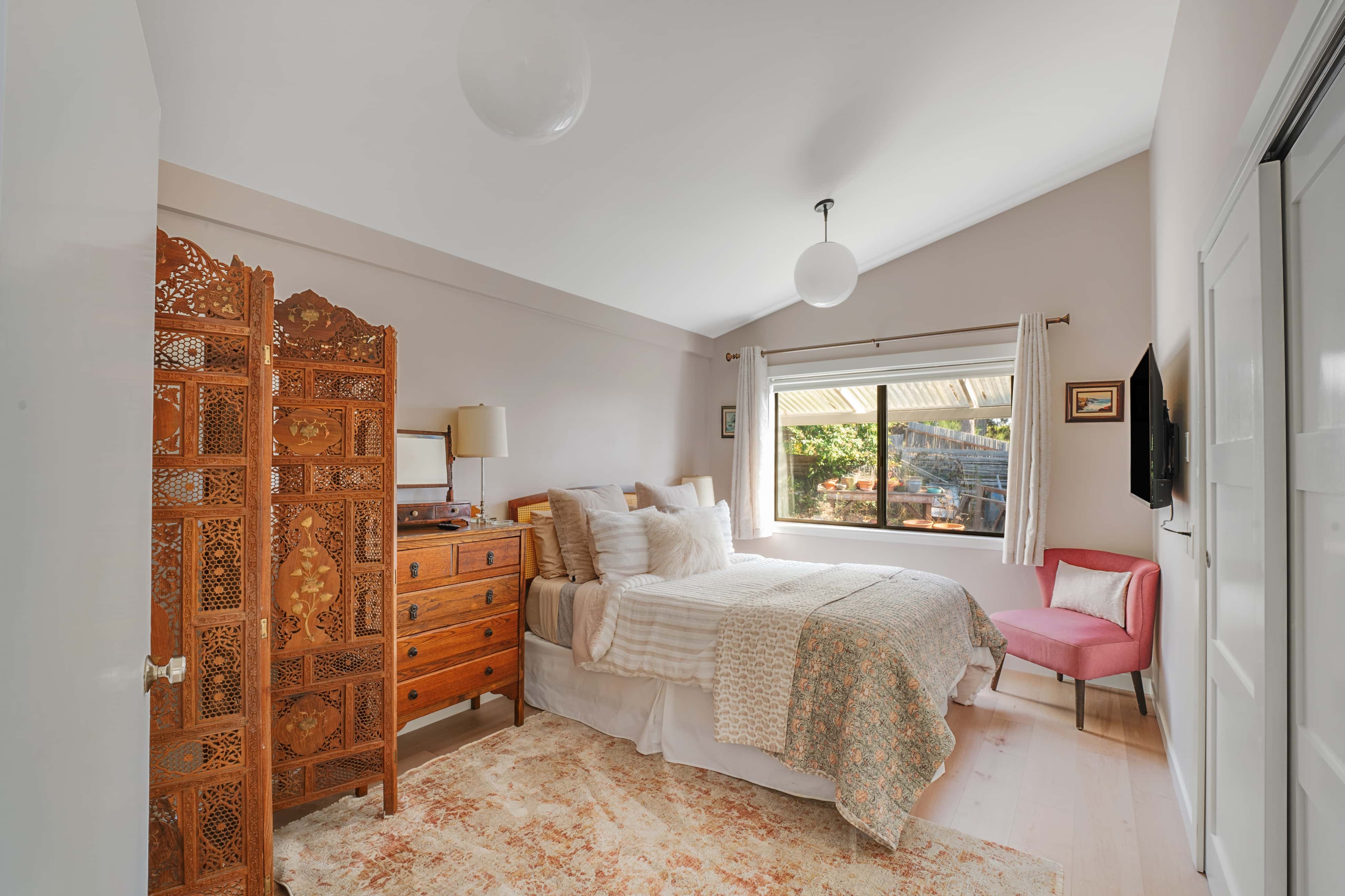 Large Mendocino Oceanfront Home - Walk to Trails