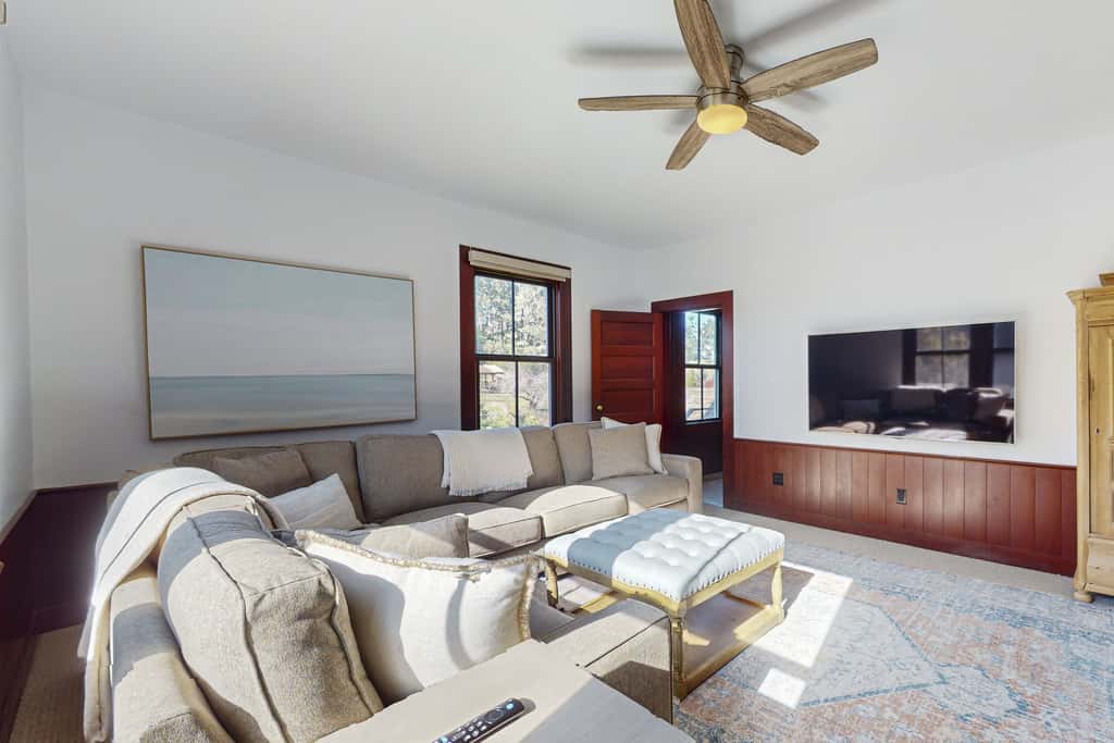 Prime Mendocino Retreat with Hot Tub & 2 Kitchens