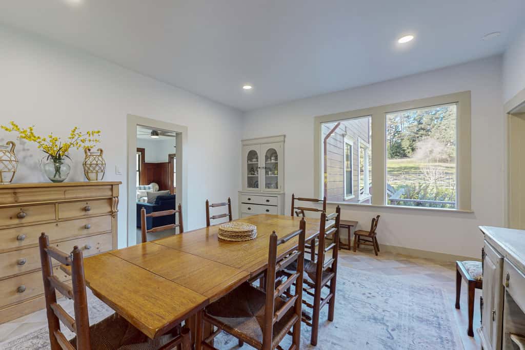 Prime Mendocino Retreat with Hot Tub & 2 Kitchens