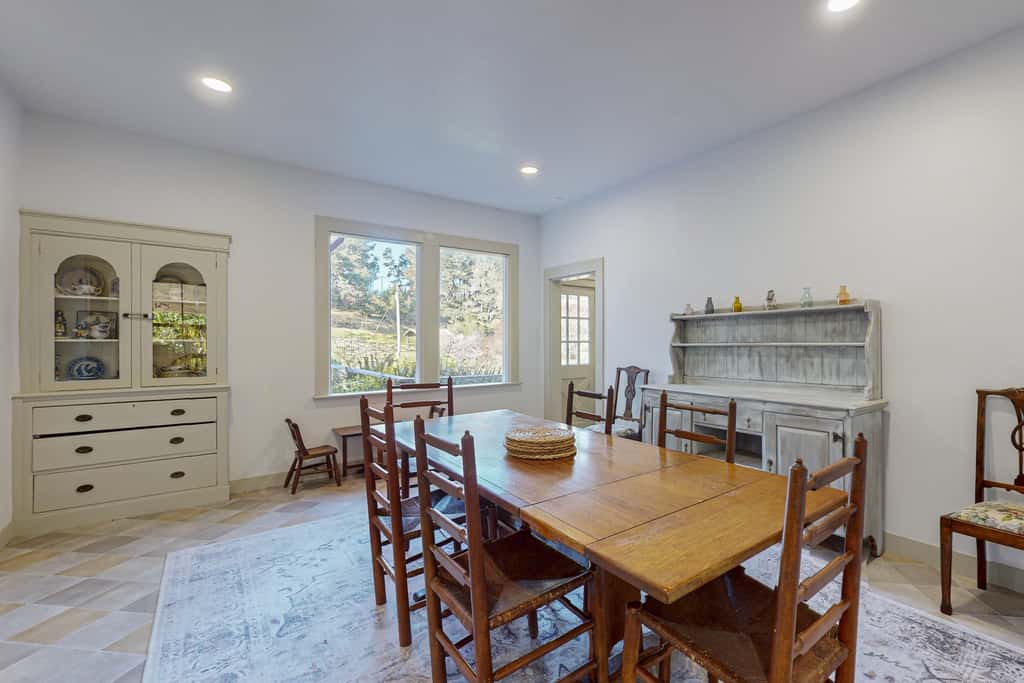 Prime Mendocino Retreat with Hot Tub & 2 Kitchens