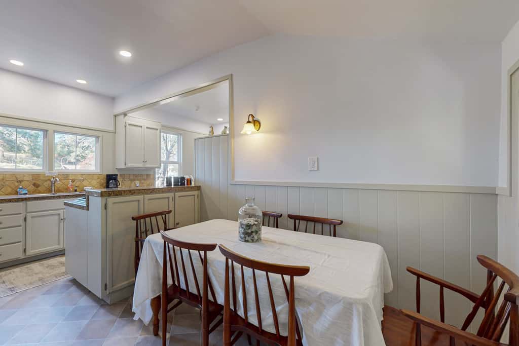 Prime Mendocino Retreat with Hot Tub & 2 Kitchens