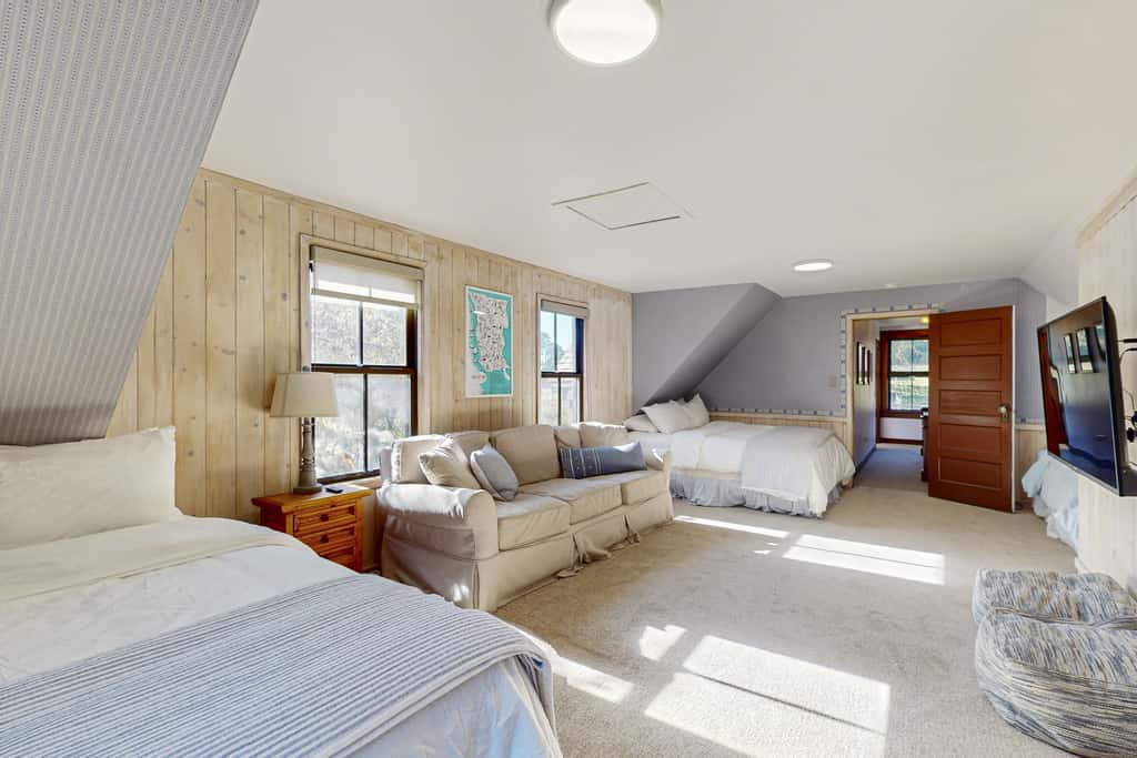 Prime Mendocino Retreat with Hot Tub & 2 Kitchens