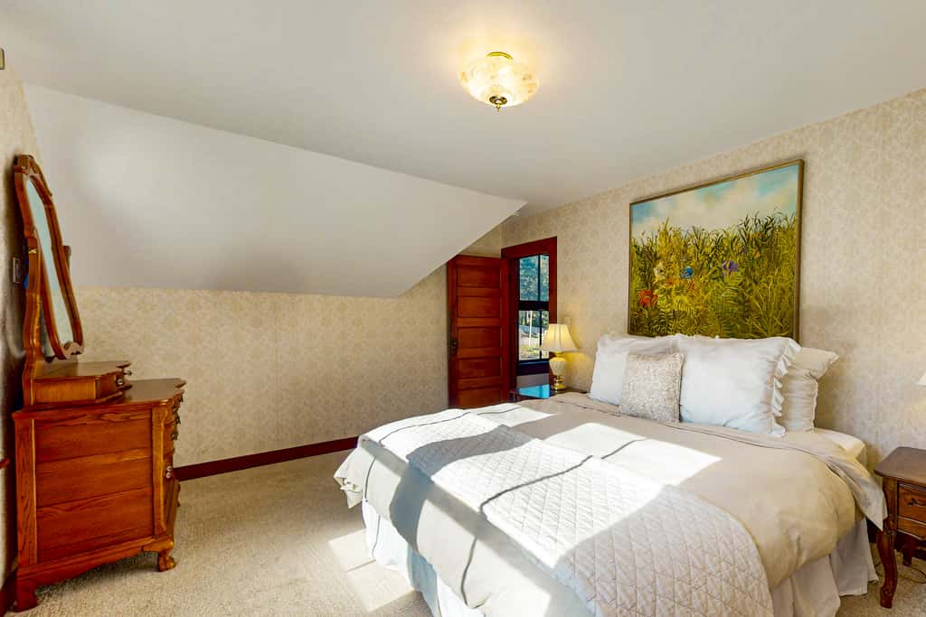 Prime Mendocino Retreat with Hot Tub & 2 Kitchens