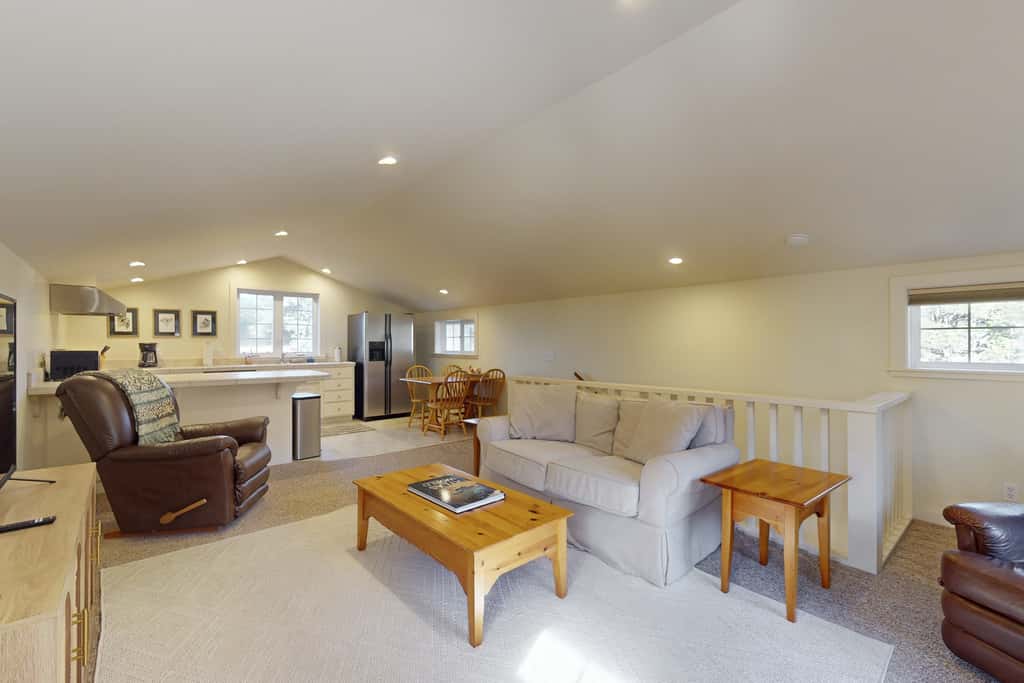 Prime Mendocino Retreat with Hot Tub & 2 Kitchens