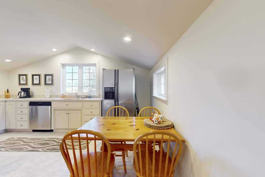 Prime Mendocino Retreat with Hot Tub & 2 Kitchens