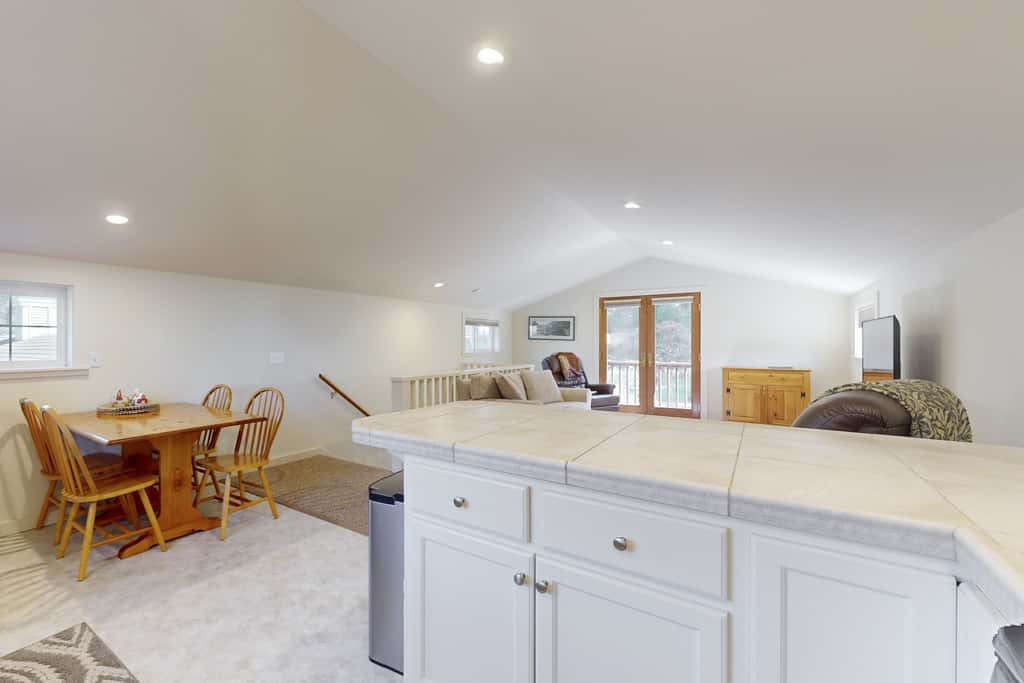 Prime Mendocino Retreat with Hot Tub & 2 Kitchens