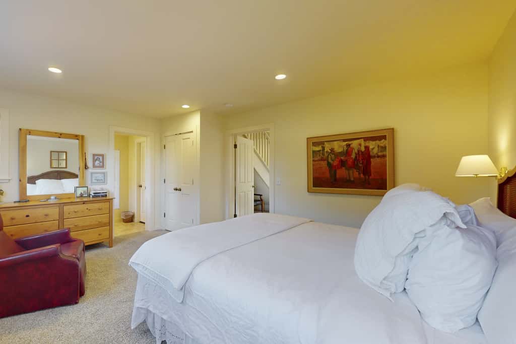 Prime Mendocino Retreat with Hot Tub & 2 Kitchens