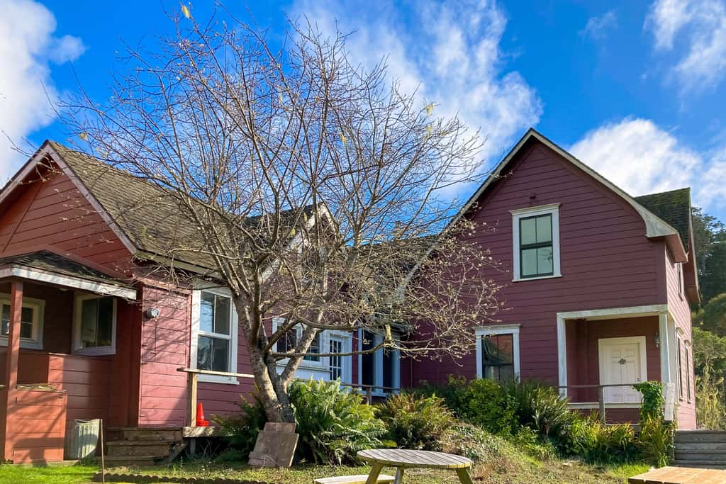Prime Mendocino Retreat with Hot Tub & 2 Kitchens