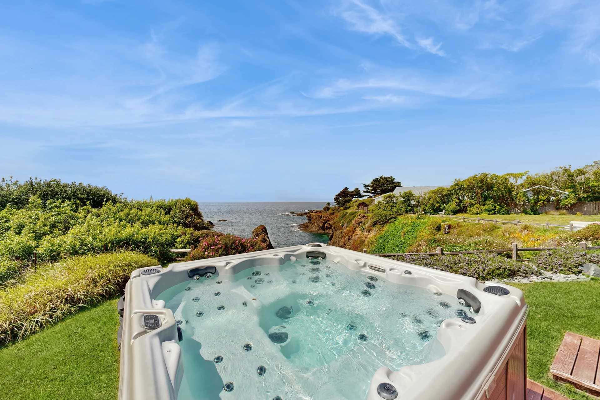 Remodeled oceanfront estate with Studio Cottage 