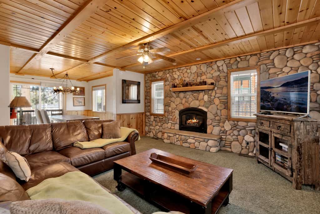Brownie Resort Retreat | Walk-to-Ski Snow Summit Duplex Getaway