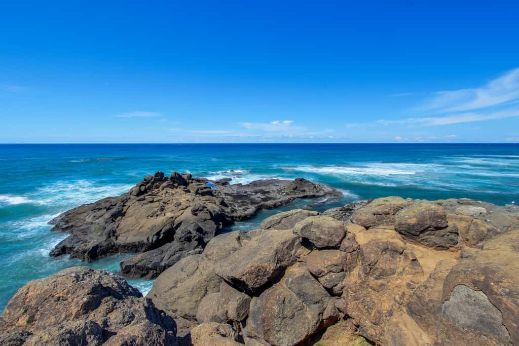 Stunning oceanfront retreat with gourmet kitchen and high speed WiFi dogs welcome