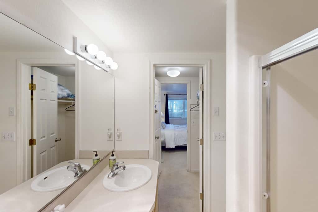 Dog Friendly Waterfront Loft with Seawall and Ocean Views One Block to Harbor