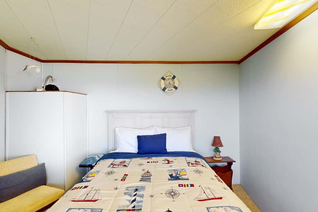 Dog friendly home with great decks and stunning ocean views