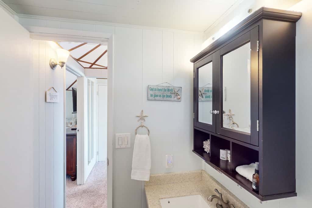 Dog friendly home with great decks and stunning ocean views