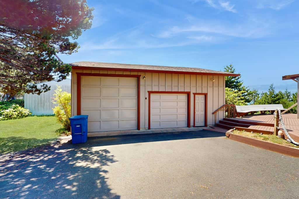 Dog friendly home with great decks and stunning ocean views