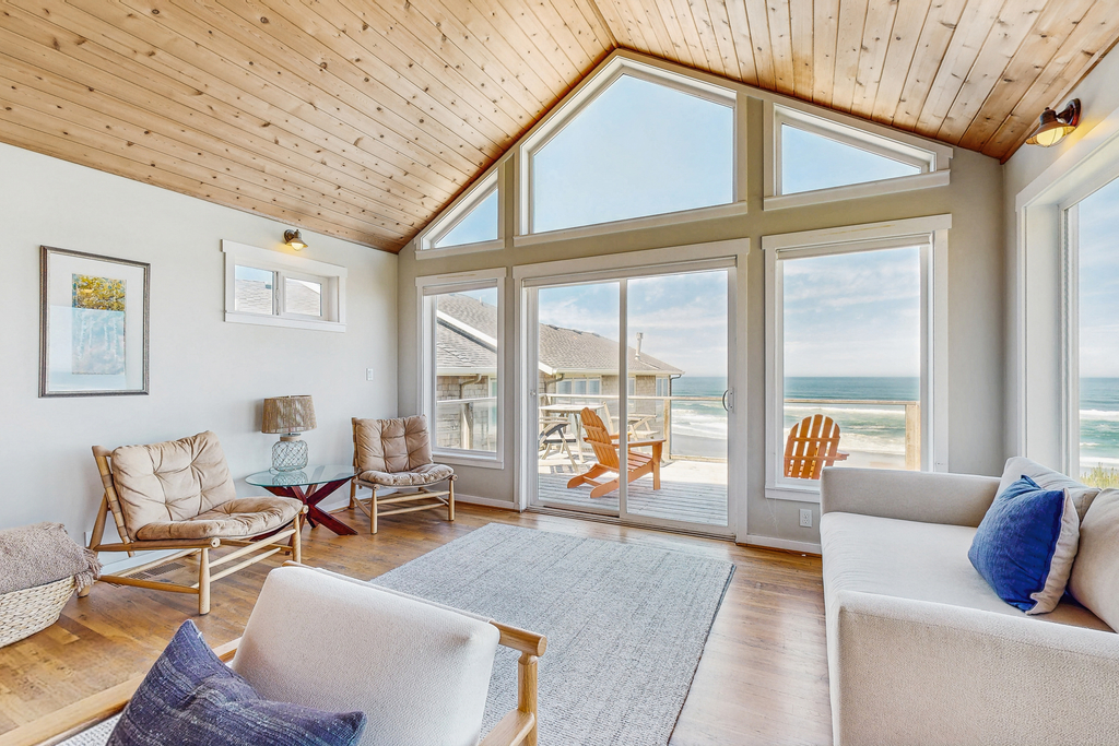 Bella Beach home with ocean view gas fireplace beach access and private hot tub
