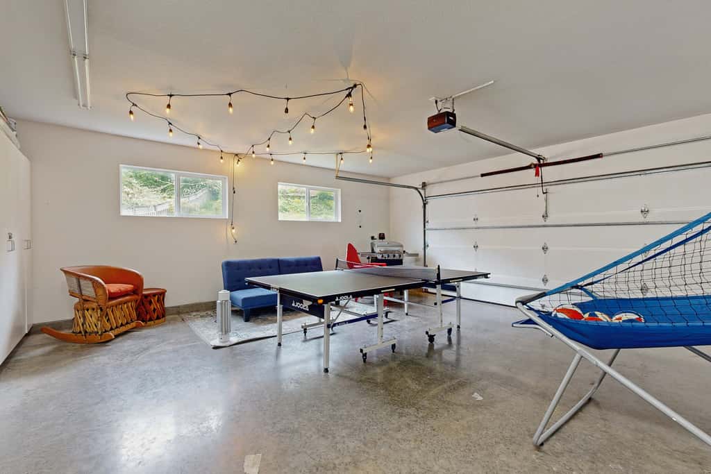 Spectacular Dog Friendly Home with Panoramic Views Free WiFi Game Room Yard