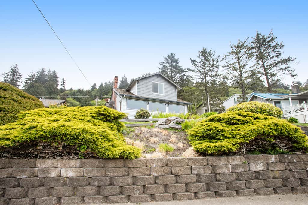 Spectacular Dog Friendly Home with Panoramic Views Free WiFi Game Room Yard