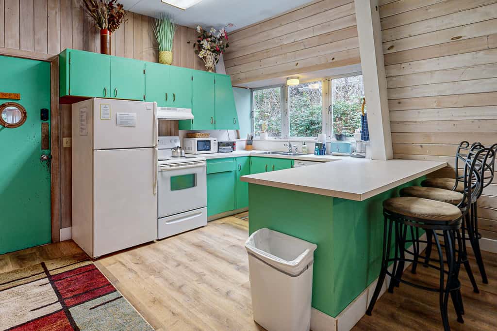 Fun and Unforgettable Beach House Dog friendly with a Great Location