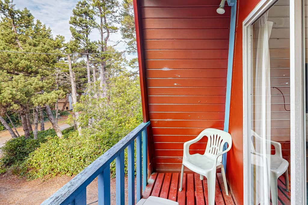 Fun and Unforgettable Beach House Dog friendly with a Great Location