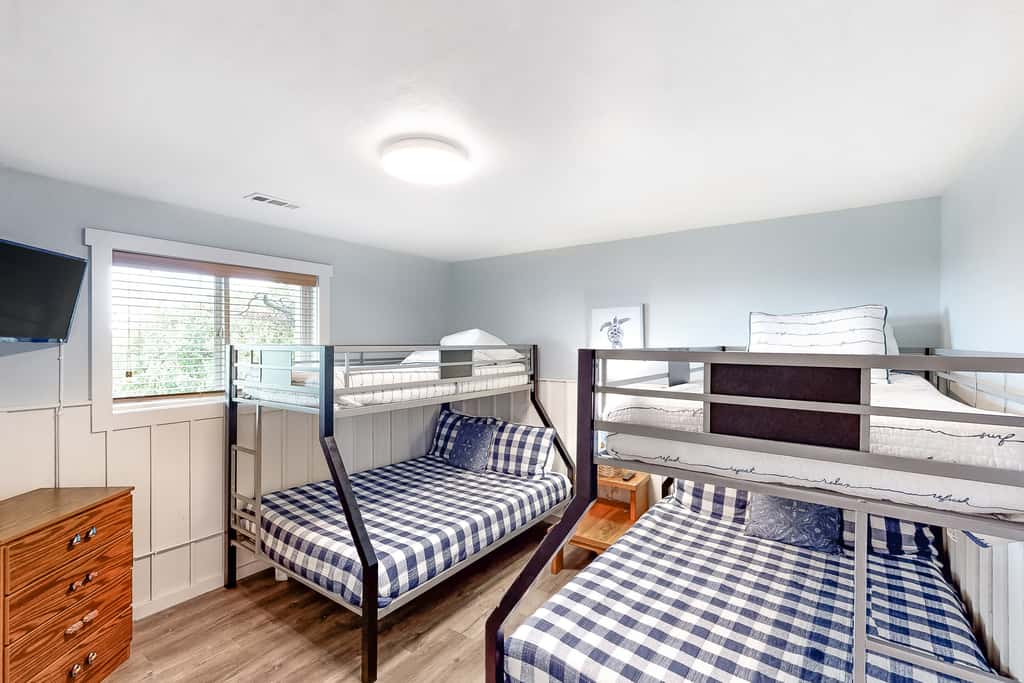 Family friendly house with ocean view and private hot tub walk to beach dogs OK