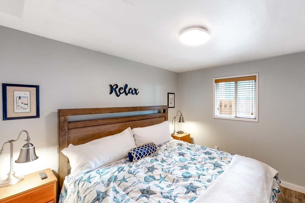 Family friendly house with ocean view and private hot tub walk to beach dogs OK