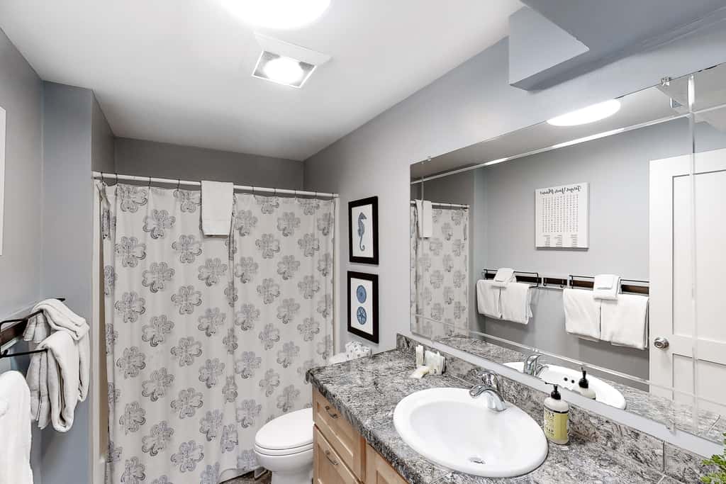 Family friendly house with ocean view and private hot tub walk to beach dogs OK
