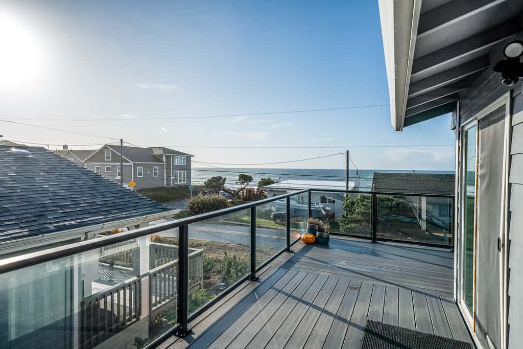 Family friendly house with ocean view and private hot tub walk to beach dogs OK
