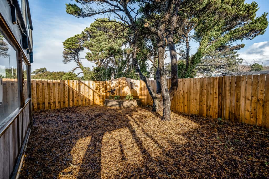 Family friendly house with ocean view and private hot tub walk to beach dogs OK