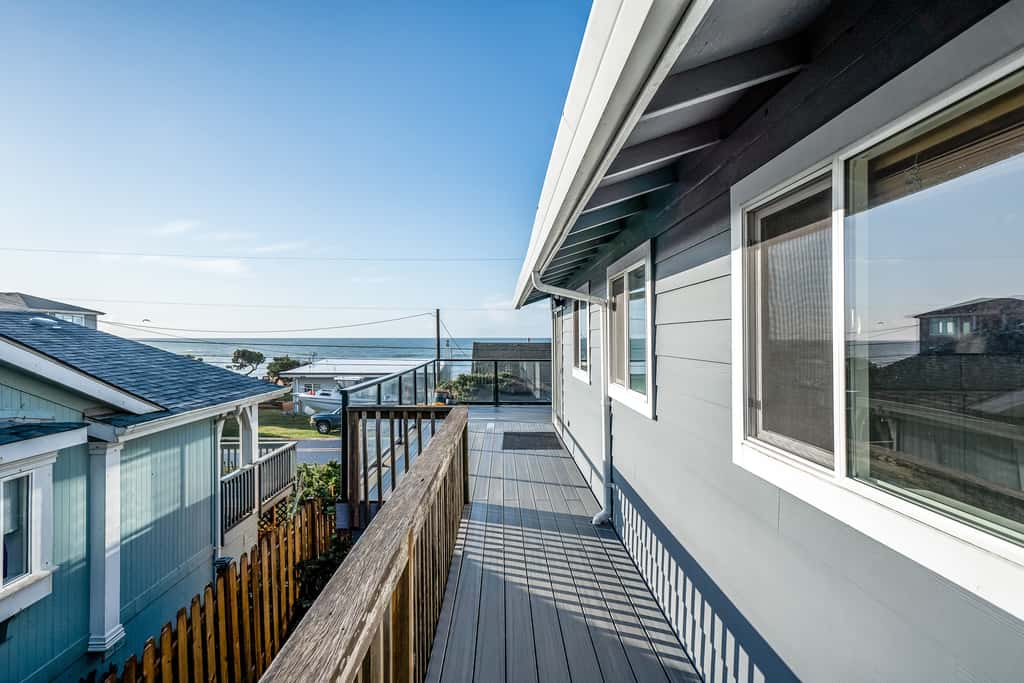 Family friendly house with ocean view and private hot tub walk to beach dogs OK