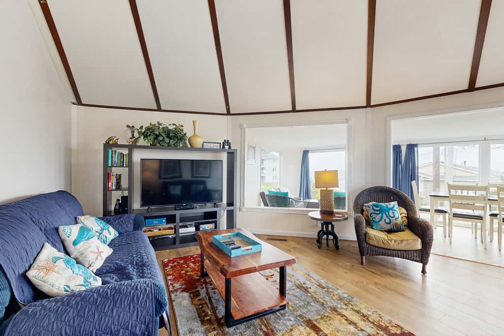 Unique and spacious home with private hot tub game room and great ocean views