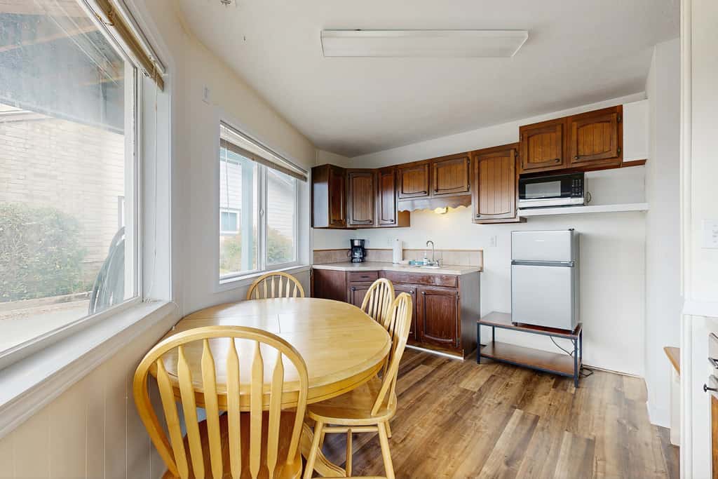 Unique and spacious home with private hot tub game room and great ocean views