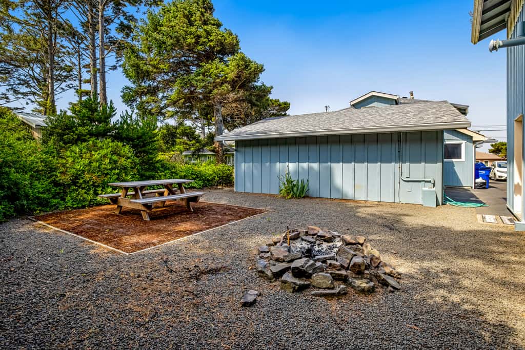 Unique and spacious home with private hot tub game room and great ocean views