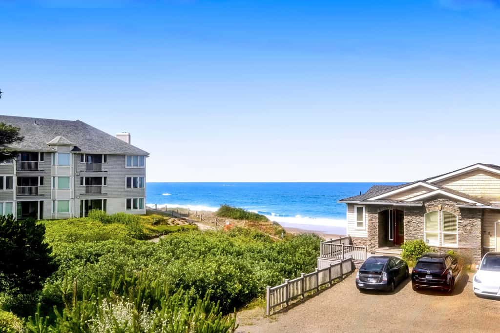 Unique and spacious home with private hot tub game room and great ocean views