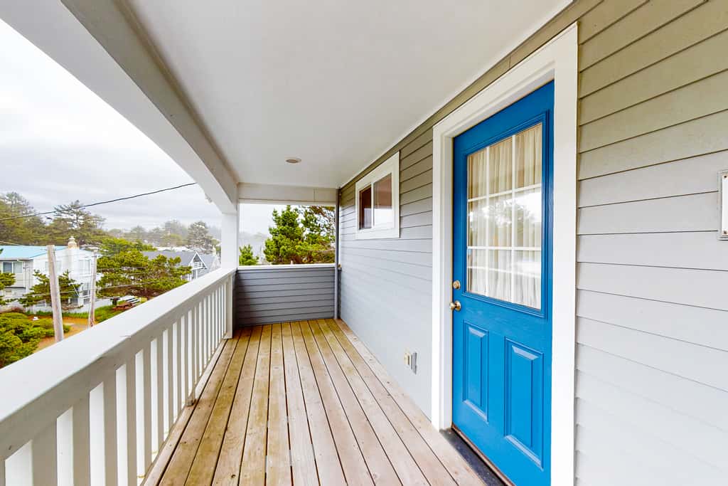 Oceanfront Beach Getaway with Amazing Views | Walk to the Beach