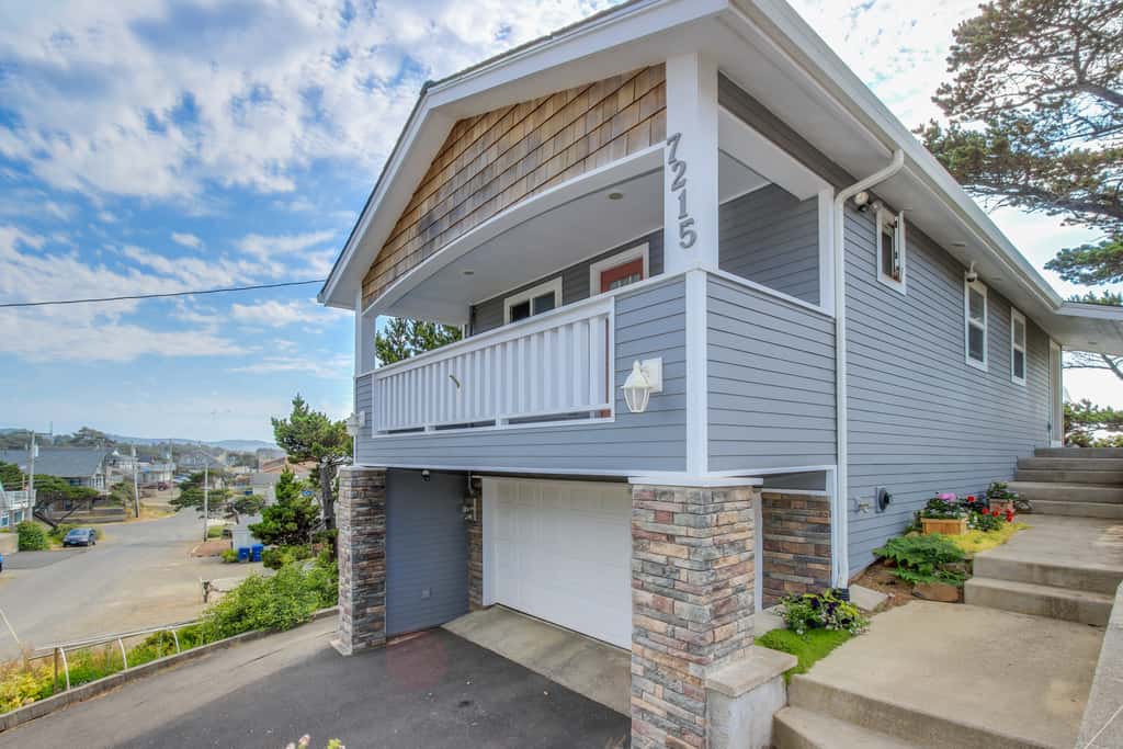 Oceanfront Beach Getaway with Amazing Views | Walk to the Beach