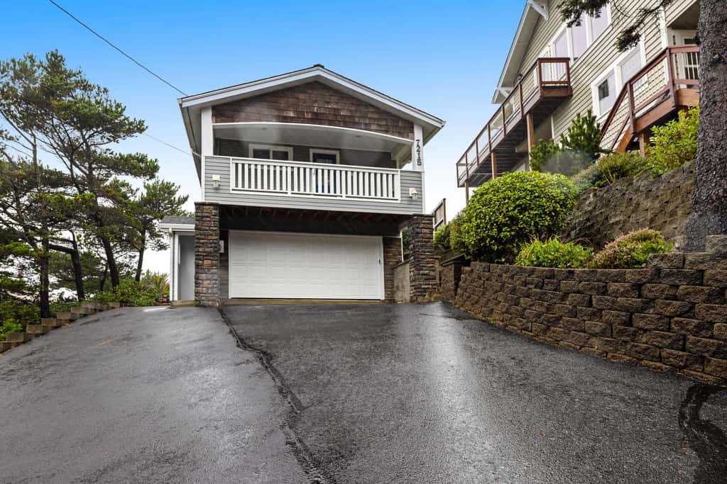 Oceanfront Beach Getaway with Amazing Views | Walk to the Beach