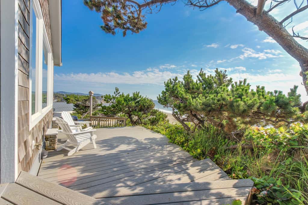 Oceanfront Beach Getaway with Amazing Views | Walk to the Beach