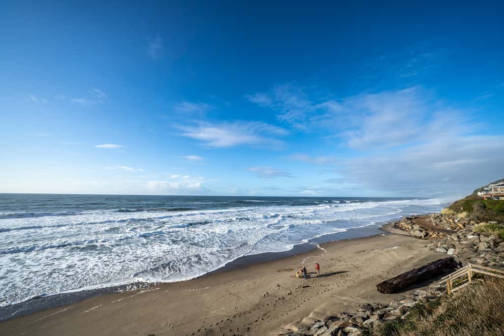 Oceanfront house steps to beach with private hot tub firepit and spectacular view