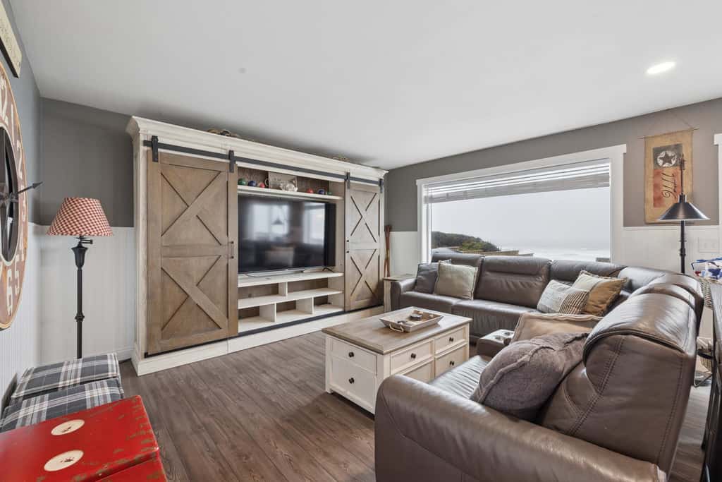 Oceanfront dog friendly house with deck private hot tub and stunning views