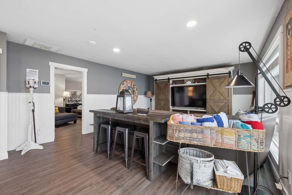Oceanfront dog friendly house with deck private hot tub and stunning views