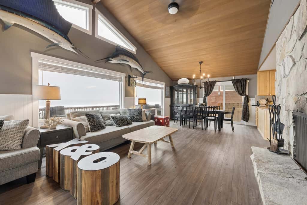 Oceanfront dog friendly house with deck private hot tub and stunning views