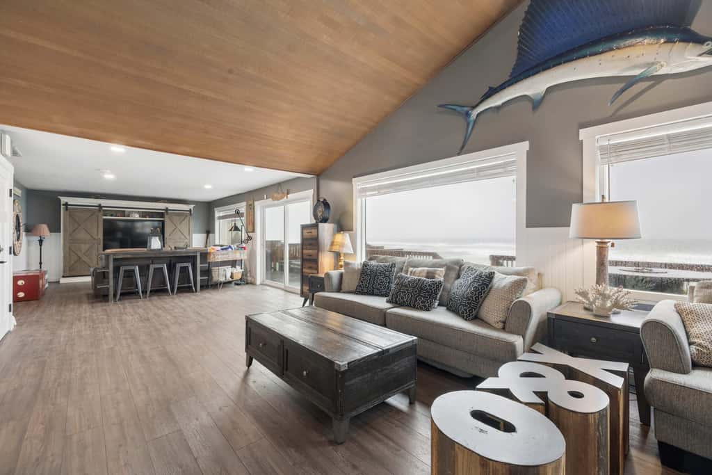 Oceanfront dog friendly house with deck private hot tub and stunning views