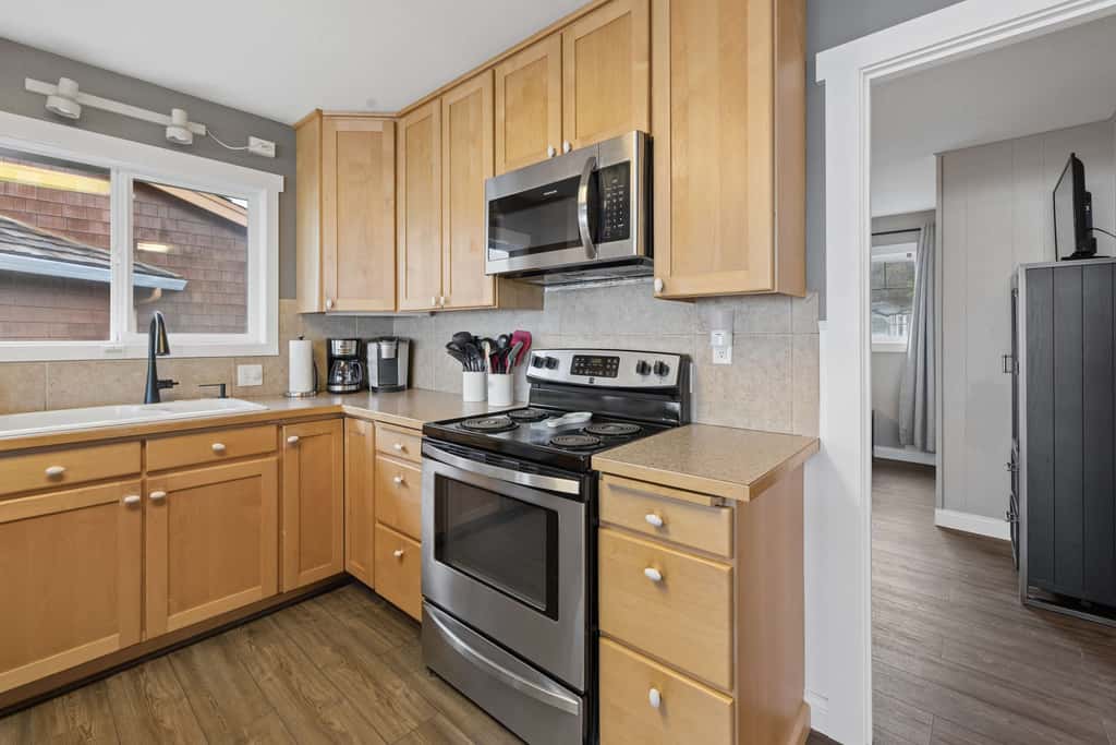 Oceanfront dog friendly house with deck private hot tub and stunning views
