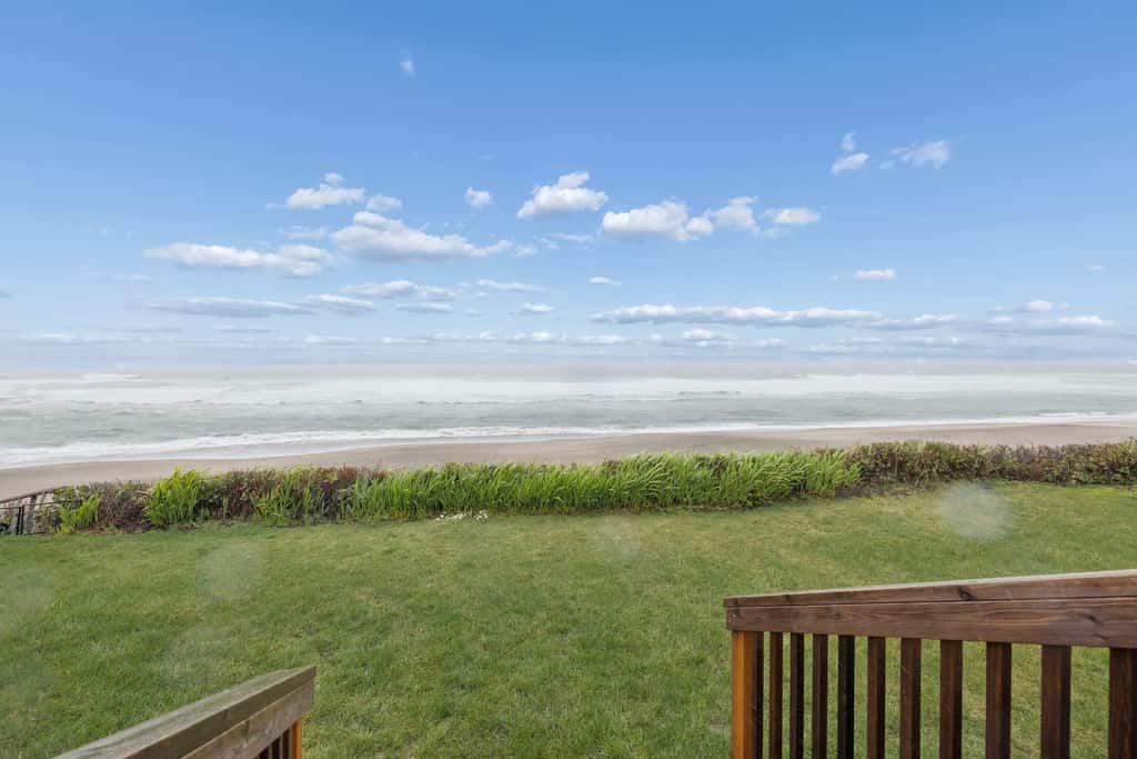 Oceanfront dog friendly house with deck private hot tub and stunning views