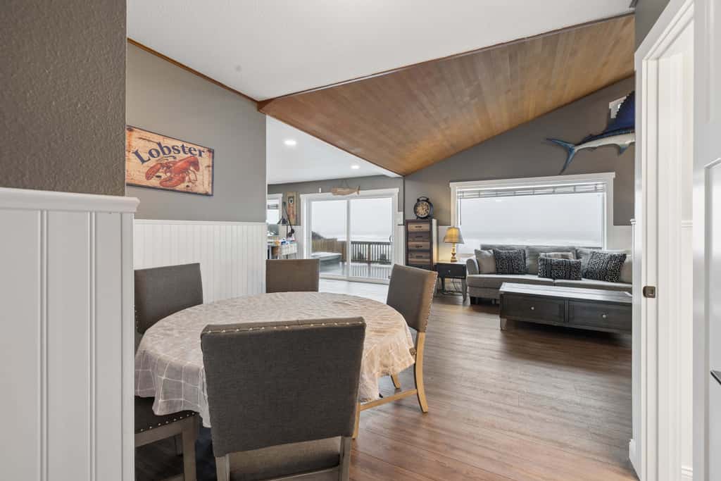 Oceanfront dog friendly house with deck private hot tub and stunning views