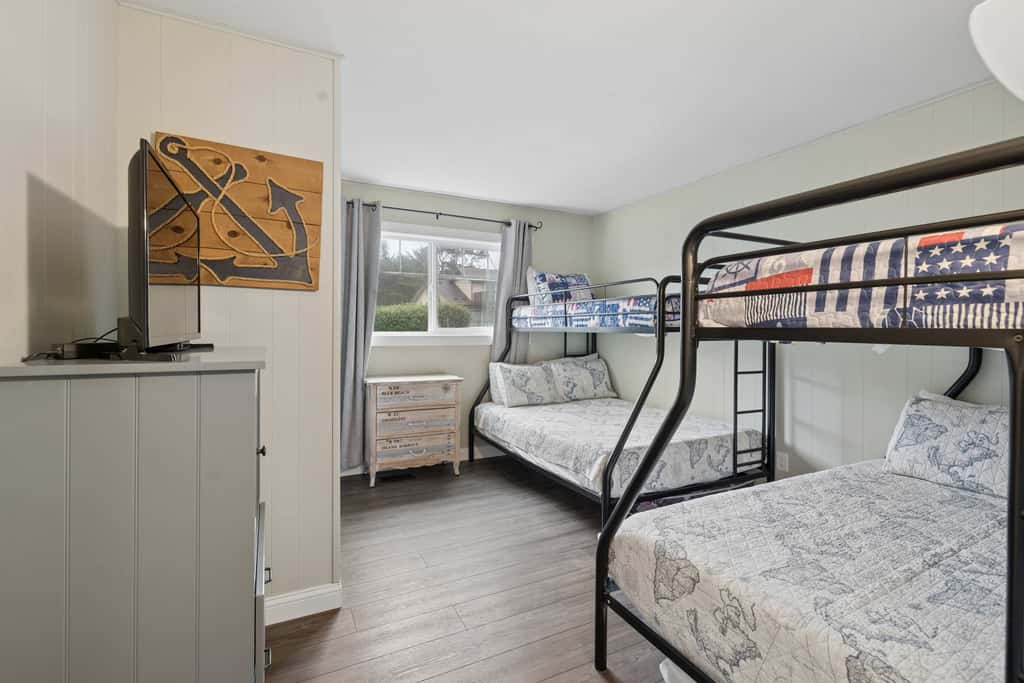 Oceanfront dog friendly house with deck private hot tub and stunning views