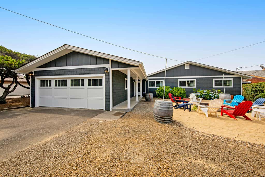 Oceanfront dog friendly house with deck private hot tub and stunning views