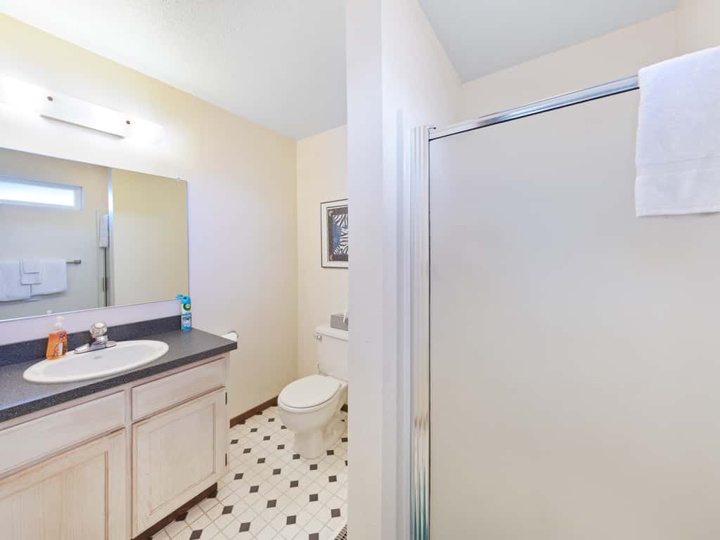 Charming Oceanfront Home with Nearby Beach Access and Amazing Ocean Views