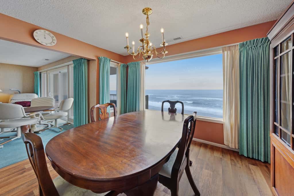 Lovely oceanfront condo with sweeping water views and balcony